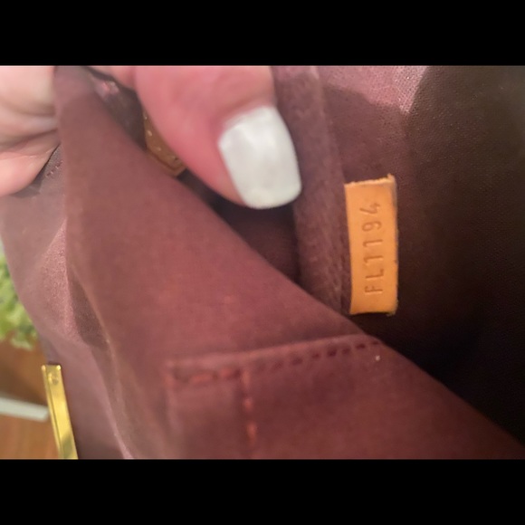 Favorite Crossbody - Picture 3 of 12